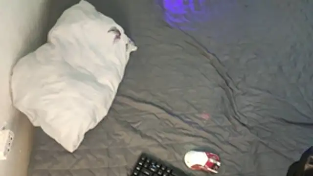 Snapshot of kyle_898 chatting on 12-02-25, 01:50 kyle 898 online show from 12-02-25, 01:50