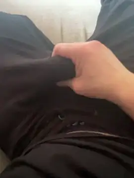 Snapshot of 22TT2295 chatting on 02-05-25, 02:16 22TT2295 online show from 02-05-25, 02:16