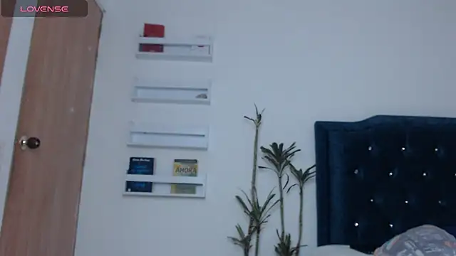 Snapshot of mari_heart chatting on 03-13-25, 12:05 mari heart online show from 03-13-25, 12:05