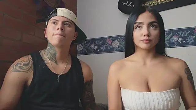 Snapshot of Thiago_x_Sahara chatting on 03-25-26, 01:28 Thiago x Sahara online show from 03-25-26, 01:28