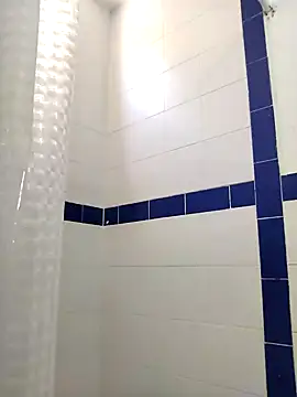 Mia WAll online show from 01-11-25, 05:40