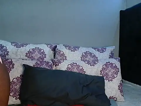 Snapshot of xxSexyTalia28 chatting on 12-15-25, 07:51 xxSexyTalia28 online show from 12-15-25, 07:51