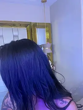 Snapshot of Karol_Towers chatting on 02-13-25, 11:04 Karol Towers online show from 02-13-25, 11:04