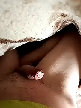 Snapshot of Daniel32hot chatting on 12-25-24, 06:09 Daniel32hot online show from 12-25-24, 06:09