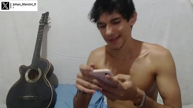 Snapshot of Johan_Mancini_R chatting on 12-22-25, 06:49 Johan Mancini R online show from 12-22-25, 06:49