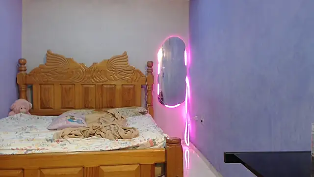 Coral0403 online show from 12-01-25, 04:23