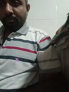 Snapshot of carria_homes chatting on 12-22-25, 12:02 carria homes online show from 12-22-25, 12:02