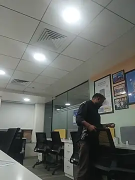 Snapshot of carria_homes chatting on 02-20-26, 02:17 carria homes online show from 02-20-26, 02:17