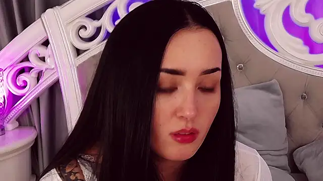 KimKhallifa online show from 01-27-25, 12:37