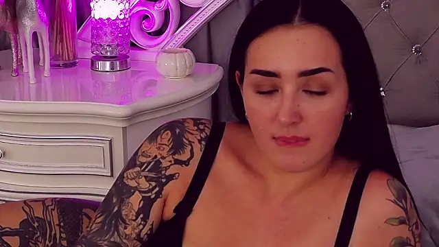 KimKhallifa online show from 03-08-25, 03:13