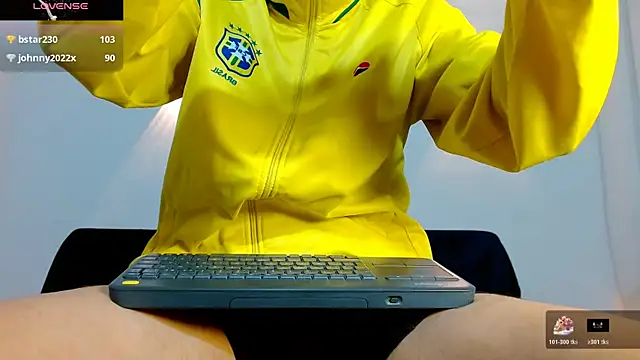 Snapshot of Br4ndxpimm chatting on 12-20-25, 06:37 Br4ndxpimm online show from 12-20-25, 06:37