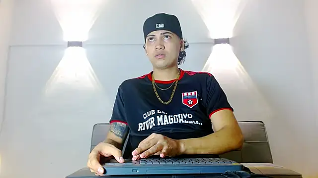 Snapshot of Br4ndxpimm chatting on 01-08-26, 11:29 Br4ndxpimm online show from 01-08-26, 11:29