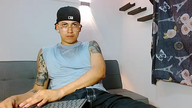 Snapshot of Br4ndxpimm chatting on 01-17-26, 01:10 Br4ndxpimm online show from 01-17-26, 01:10