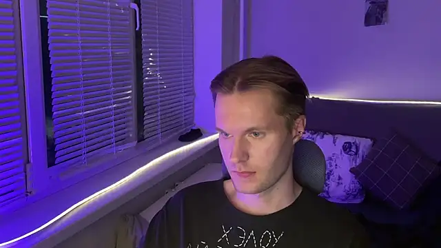 Snapshot of Leonnextdoor chatting on 01-14-26, 08:58 Leonnextdoor online show from 01-14-26, 08:58