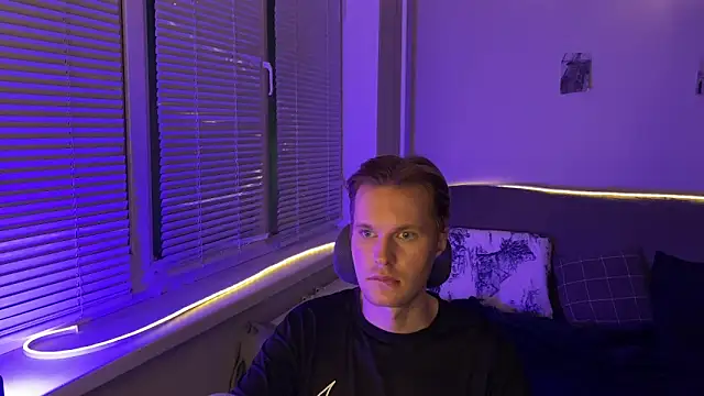 Snapshot of Leonnextdoor chatting on 01-17-26, 07:28 Leonnextdoor online show from 01-17-26, 07:28