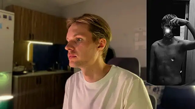 Snapshot of Leonnextdoor chatting on 02-05-26, 07:18 Leonnextdoor online show from 02-05-26, 07:18