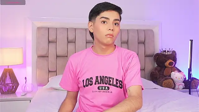 Snapshot of Maxi_little chatting on 03-05-26, 08:05 Maxi little online show from 03-05-26, 08:05