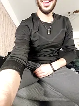 Levi Latino online show from 11-29-25, 05:27