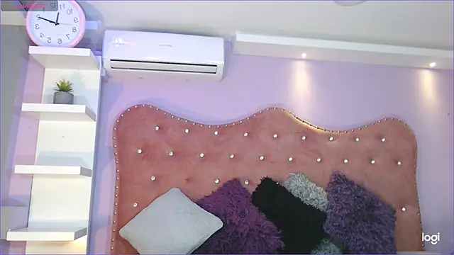 Snapshot of Annabelle-Villareal chatting on 02-01-25, 07:55 Annabelle-Villareal online show from 02-01-25, 07:55