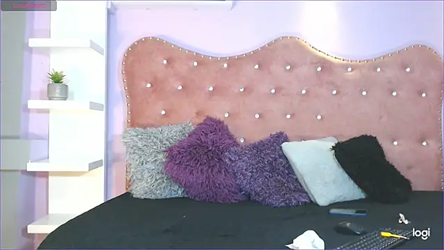 Snapshot of Annabelle-Villareal chatting on 02-07-25, 08:10 Annabelle-Villareal online show from 02-07-25, 08:10