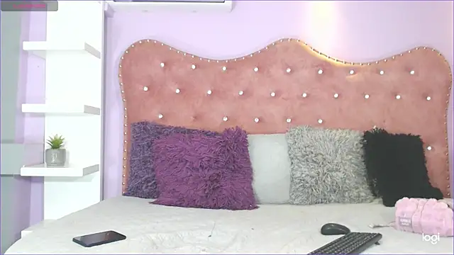 Snapshot of Annabelle-Villareal chatting on 02-17-25, 07:53 Annabelle-Villareal online show from 02-17-25, 07:53