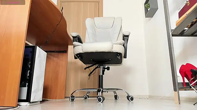 Snapshot of worship_vika chatting on 09-30-25, 02:33 worship vika online show from 09-30-25, 02:33