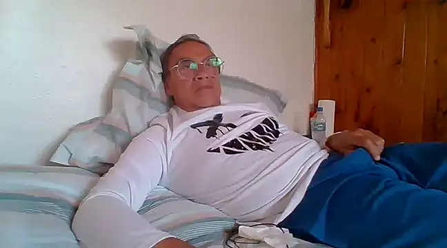 santiagon2015 online show from 01-29-25, 08:35