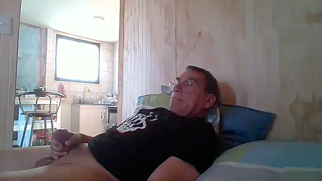 santiagon2015 online show from 11-30-25, 09:08