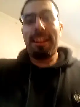 Snapshot of k1oudE chatting on 03-20-25, 08:19 k1oudE online show from 03-20-25, 08:19