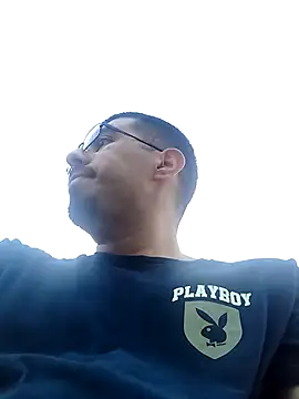 Snapshot of k1oudE chatting on 03-22-25, 06:03 k1oudE online show from 03-22-25, 06:03