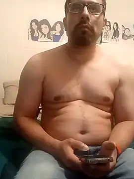 Snapshot of k1oudE chatting on 10-05-25, 04:11 k1oudE online show from 10-05-25, 04:11