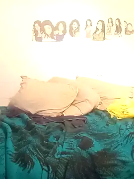 Snapshot of k1oudE chatting on 10-14-25, 05:52 k1oudE online show from 10-14-25, 05:52