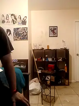 Snapshot of k1oudE chatting on 10-16-25, 04:13 k1oudE online show from 10-16-25, 04:13