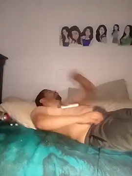 Snapshot of k1oudE chatting on 10-16-25, 06:09 k1oudE online show from 10-16-25, 06:09