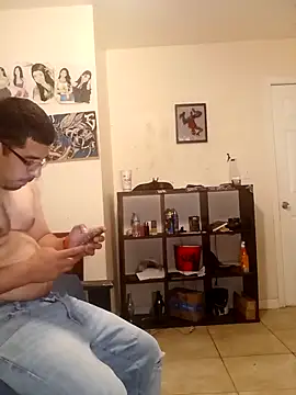 Snapshot of k1oudE chatting on 10-19-25, 02:34 k1oudE online show from 10-19-25, 02:34