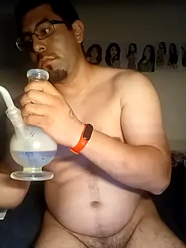 Snapshot of k1oudE chatting on 10-19-25, 06:52 k1oudE online show from 10-19-25, 06:52