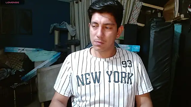 Snapshot of Noah-cock chatting on 11-12-25, 06:25 Noah-cock online show from 11-12-25, 06:25