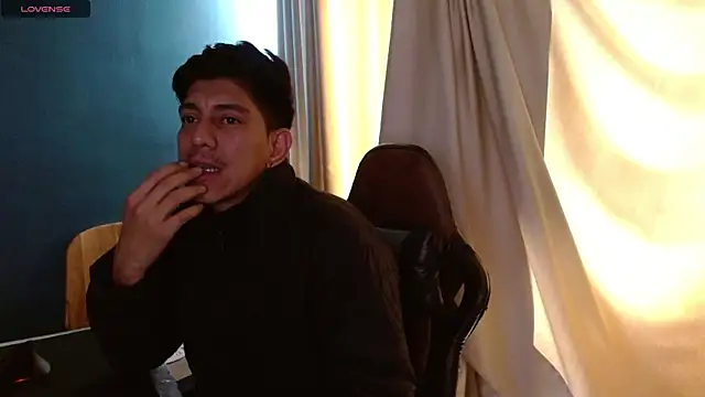 Snapshot of Noah-cock chatting on 11-23-25, 05:13 Noah-cock online show from 11-23-25, 05:13