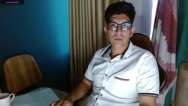 Snapshot of Noah-cock chatting on 11-26-25, 10:33 Noah-cock online show from 11-26-25, 10:33