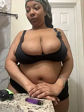 Snapshot of beyondbeautiful96 chatting on 02-01-25, 06:21 beyondbeautiful96 online show from 02-01-25, 06:21