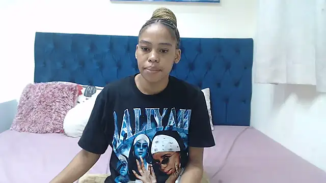 Snapshot of naughtiest_baddy chatting on 02-09-25, 06:37 naughtiest baddy online show from 02-09-25, 06:37