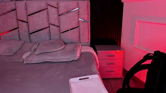 daniiphoeniixx online show from 12-02-25, 07:53