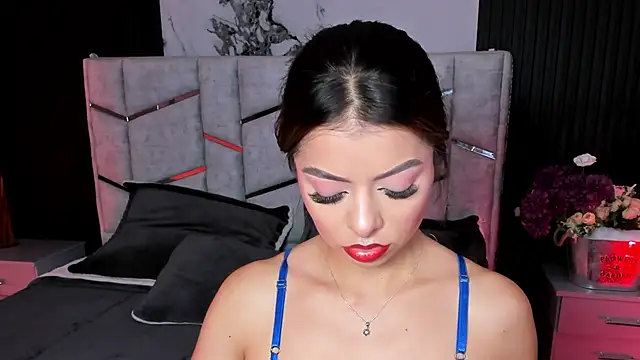 Snapshot of daniiphoeniixx chatting on 12-22-25, 08:28 daniiphoeniixx online show from 12-22-25, 08:28