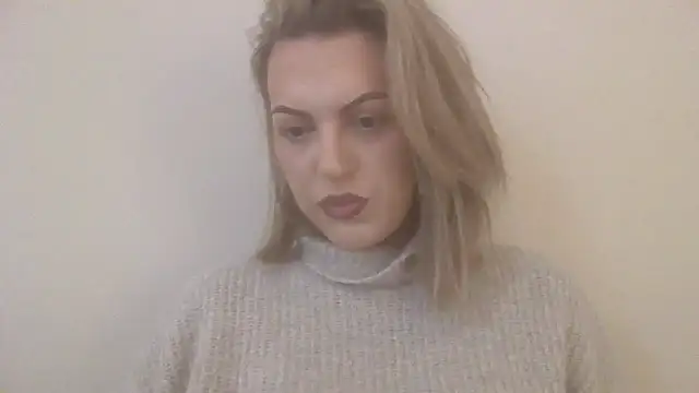 Snapshot of Gigi-Honey chatting on 02-16-26, 02:02 Gigi-Honey online show from 02-16-26, 02:02