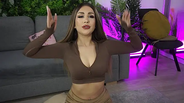 Snapshot of amiraroshen chatting on 11-24-25, 07:35 amiraroshen online show from 11-24-25, 07:35