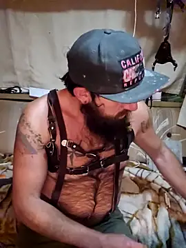 Snapshot of StruggleSnuggles chatting on 10-29-25, 08:38 StruggleSnuggles online show from 10-29-25, 08:38