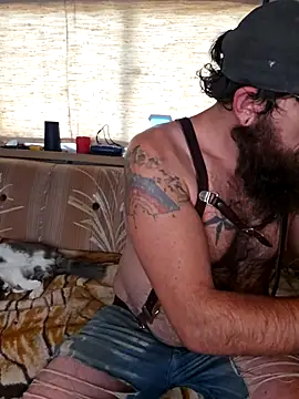 Snapshot of StruggleSnuggles chatting on 11-04-25, 07:02 StruggleSnuggles online show from 11-04-25, 07:02