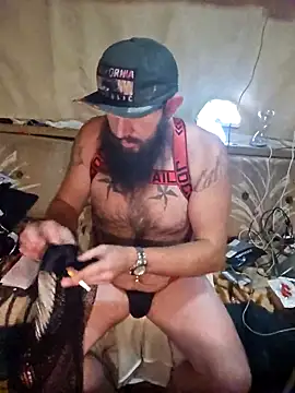 Snapshot of StruggleSnuggles chatting on 11-18-25, 09:03 StruggleSnuggles online show from 11-18-25, 09:03