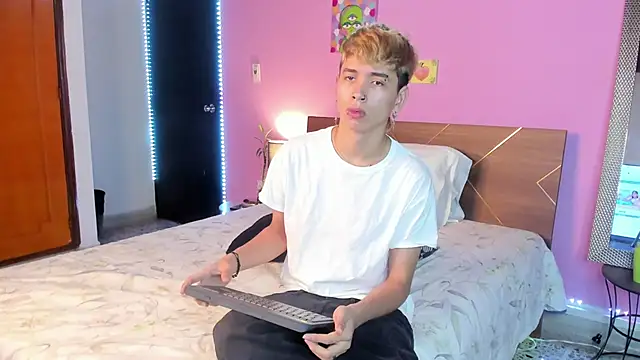 Brian-Ausslos online show from 02-06-25, 04:42