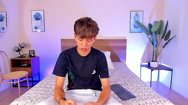 Brian-Ausslos online show from 11-25-25, 04:56